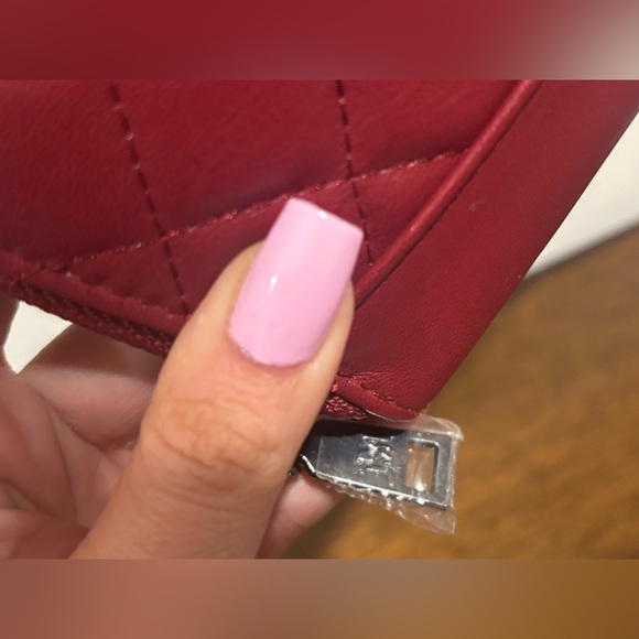 Badgley Mischka Red Quilted Wallet NWOT - Picture 2 of 9